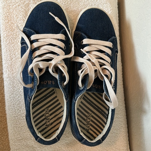 Taos men’s Denim Blue Sneakers Size 10 - Picture 3 of 10
